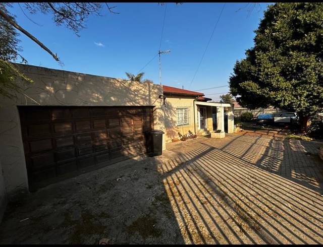 5 BEDROOM HOUSE FOR SALE IN PRIMROSE